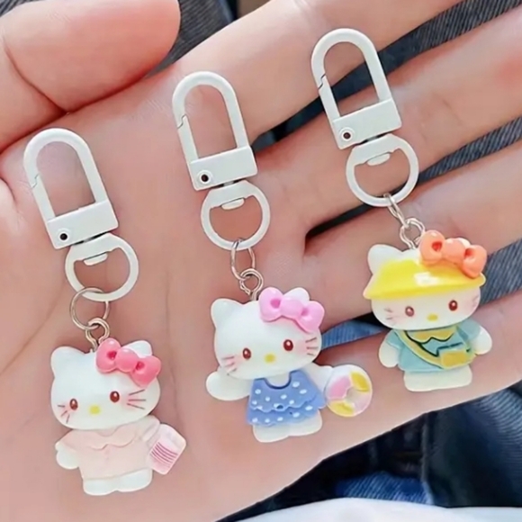 Hello Kitty Keychain - Picture 2 of 2